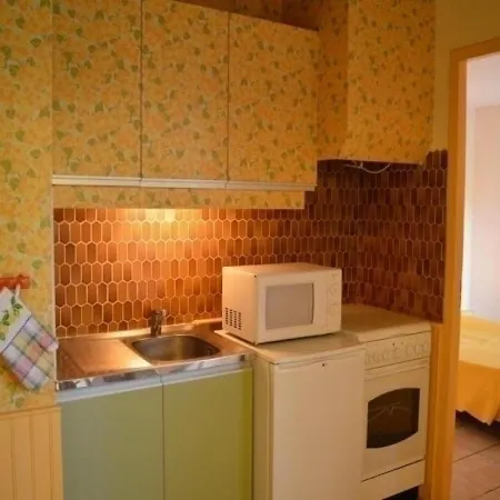 T2 Avec Terrasse, Proche - - Fr-1-225-78 Apartment