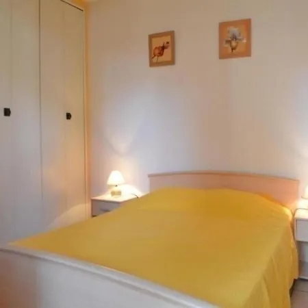 Apartment T2 Avec Terrasse, Proche - - Fr-1-225-78